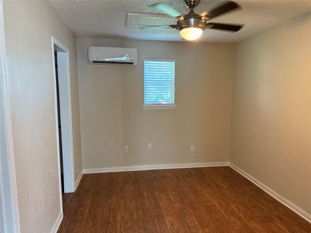 726 4th Street, San Leon, TX 77539