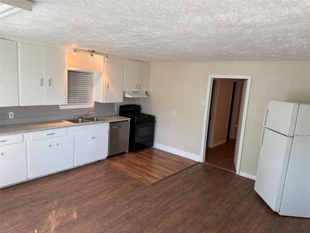 726 4th Street, San Leon, TX 77539