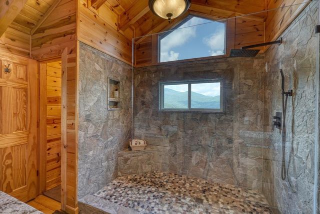 54 Moon Shadow View S, Blairsville, GA 30512