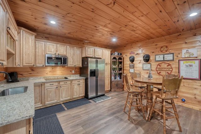 54 Moon Shadow View S, Blairsville, GA 30512