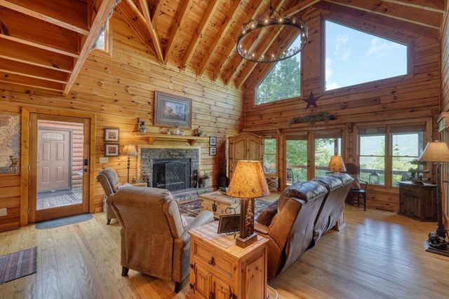 54 Moon Shadow View S, Blairsville, GA 30512