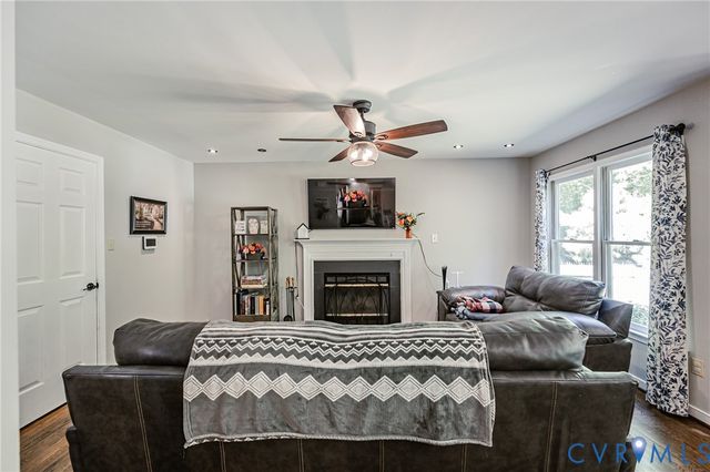 5903 Meadowood Ln, Chesterfield, VA 23237