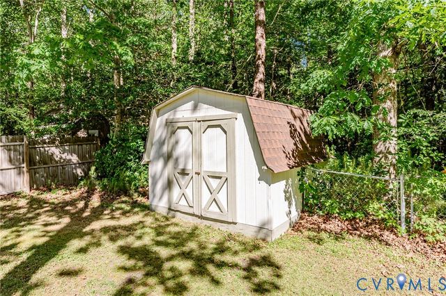 5903 Meadowood Ln, Chesterfield, VA 23237
