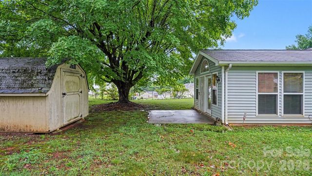 3766 Danube Drive, Winston Salem, NC 27105