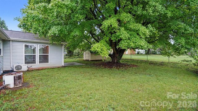 3766 Danube Drive, Winston Salem, NC 27105