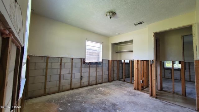 963 Madison Avenue, Daytona Beach, FL 32114
