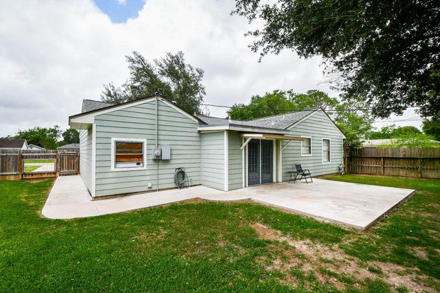 3116 12th Street, Bay City, TX 77414