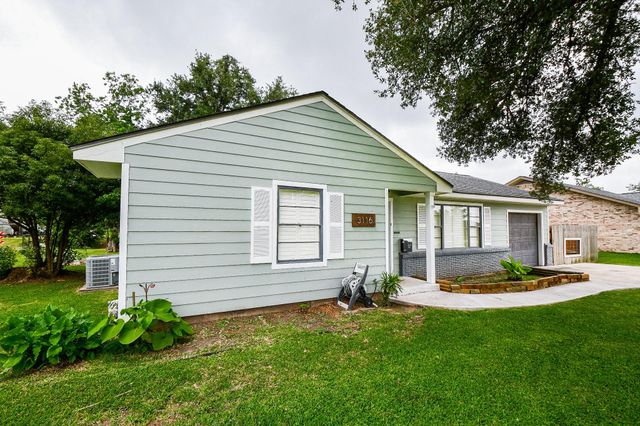 3116 12th Street, Bay City, TX 77414