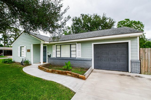 3116 12th Street, Bay City, TX 77414