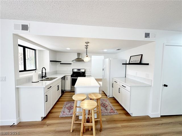 7040 Encore Way, Las Vegas, NV 89119