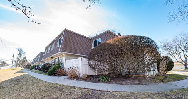 213 Storm Drive 213, Holtsville, NY 11742