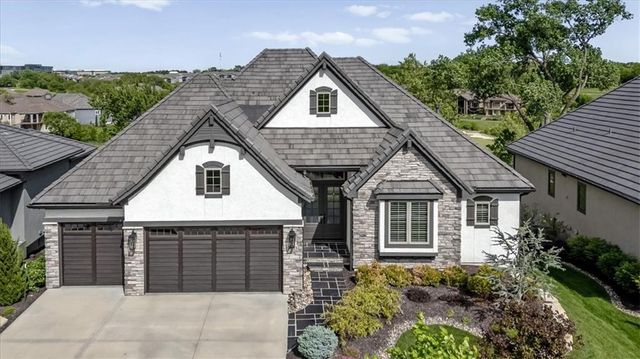 9333 Cottonwood Canyon Drive, Lenexa, KS 66219