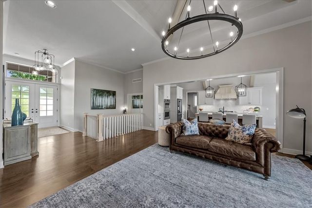 9333 Cottonwood Canyon Drive, Lenexa, KS 66219