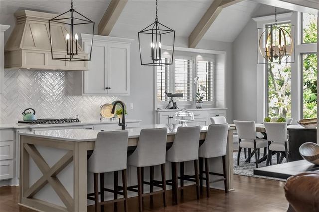 9333 Cottonwood Canyon Drive, Lenexa, KS 66219