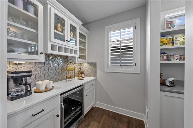 9333 Cottonwood Canyon Drive, Lenexa, KS 66219