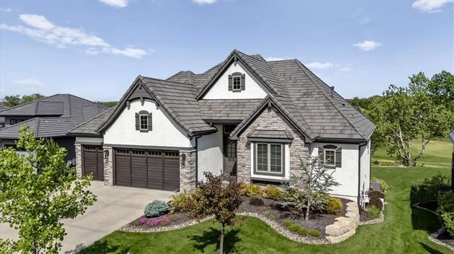9333 Cottonwood Canyon Drive, Lenexa, KS 66219