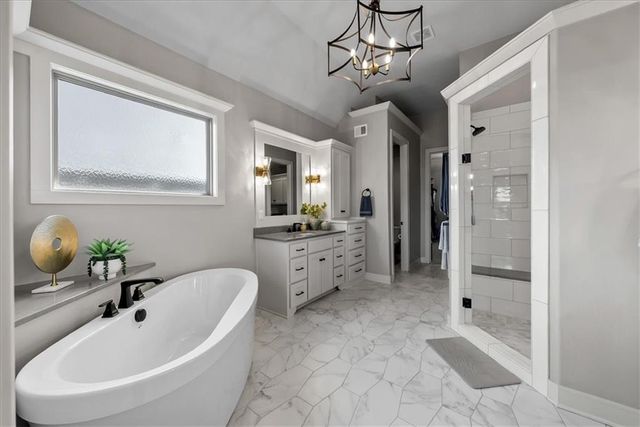 9333 Cottonwood Canyon Drive, Lenexa, KS 66219