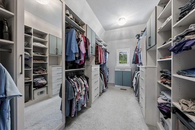9333 Cottonwood Canyon Drive, Lenexa, KS 66219