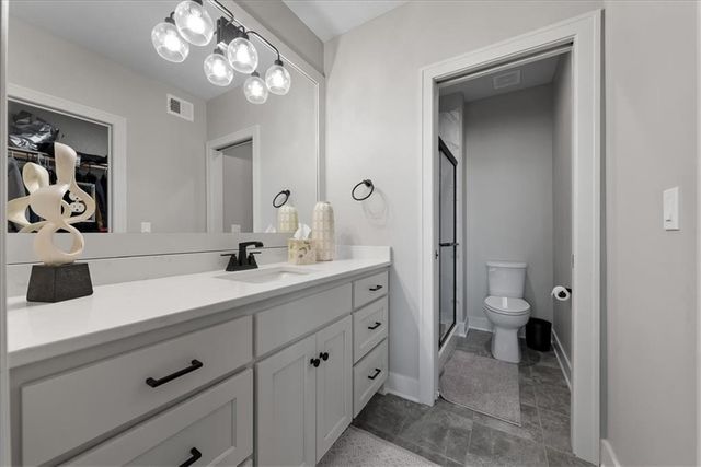 9333 Cottonwood Canyon Drive, Lenexa, KS 66219