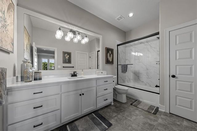 9333 Cottonwood Canyon Drive, Lenexa, KS 66219
