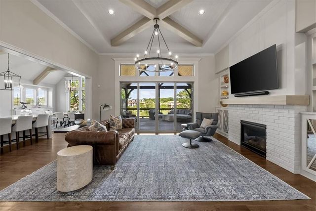 9333 Cottonwood Canyon Drive, Lenexa, KS 66219