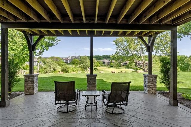 9333 Cottonwood Canyon Drive, Lenexa, KS 66219