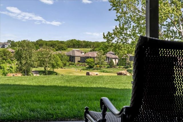 9333 Cottonwood Canyon Drive, Lenexa, KS 66219