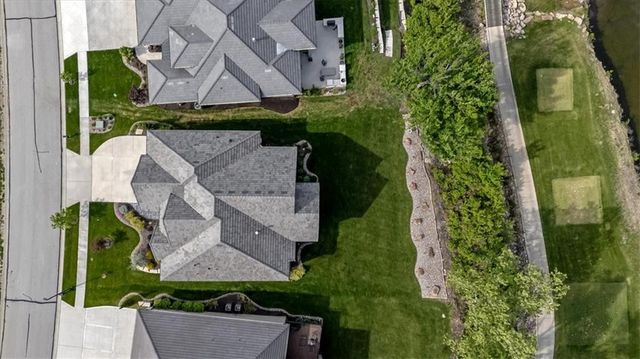 9333 Cottonwood Canyon Drive, Lenexa, KS 66219