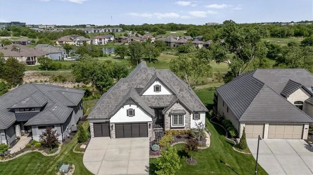 9333 Cottonwood Canyon Drive, Lenexa, KS 66219