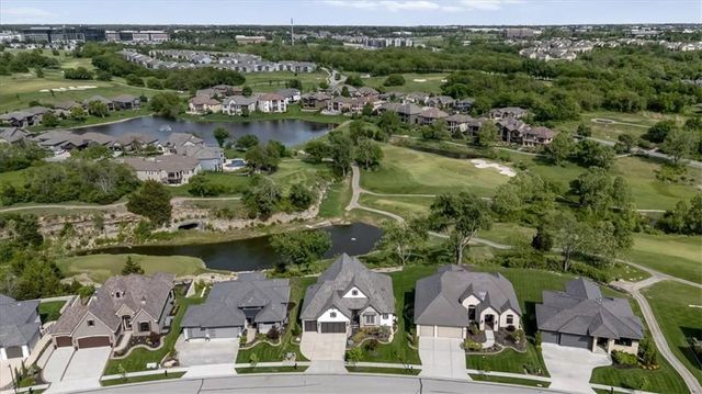 9333 Cottonwood Canyon Drive, Lenexa, KS 66219