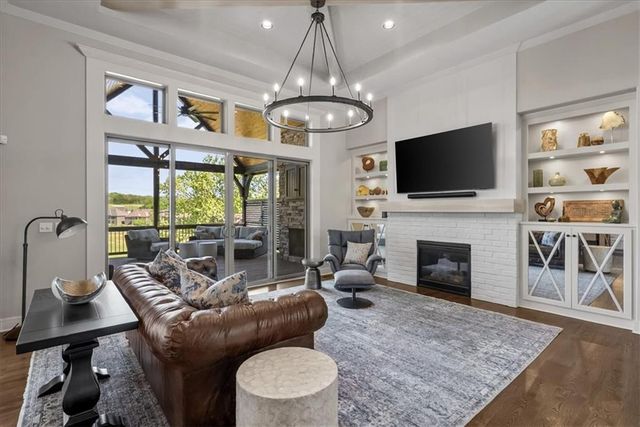 9333 Cottonwood Canyon Drive, Lenexa, KS 66219