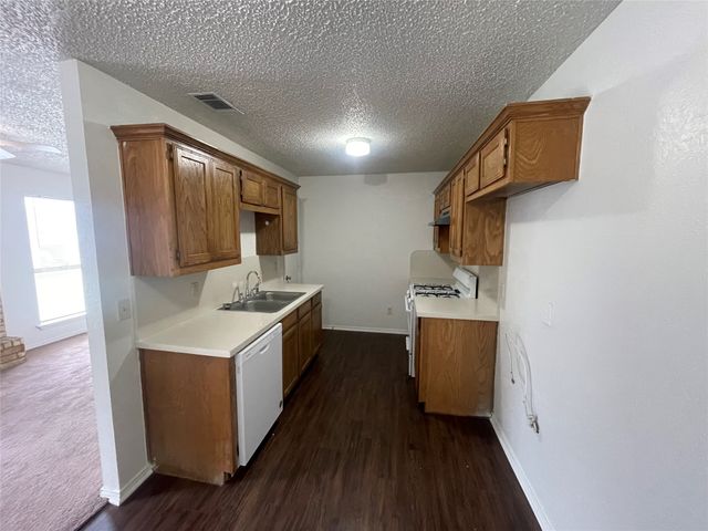 1738 Dynasty Drive, Glenn Heights, TX 75154