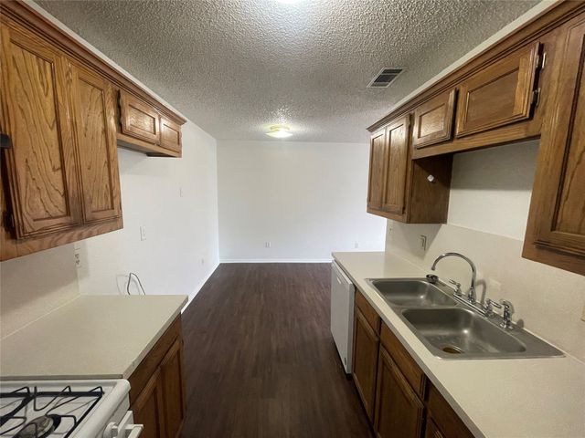 1738 Dynasty Drive, Glenn Heights, TX 75154