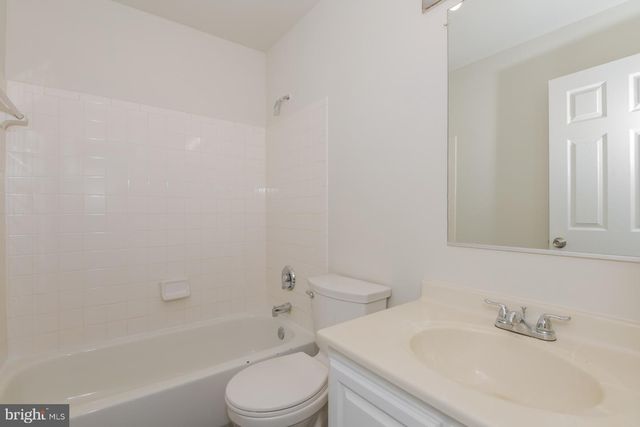 2710 STANTON RD SE, Washington, DC 20020
