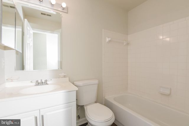 2710 STANTON RD SE, Washington, DC 20020