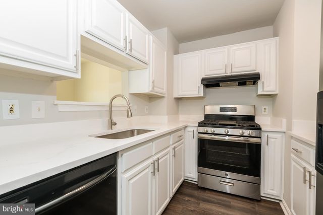 2710 STANTON RD SE, Washington, DC 20020