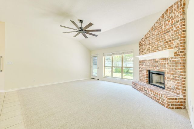 111 Arrowhead LN, Georgetown, TX 78628