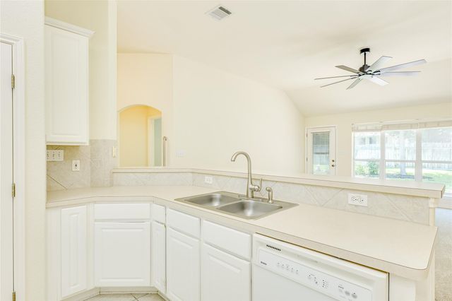 111 Arrowhead LN, Georgetown, TX 78628