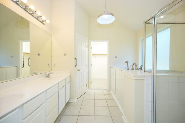 111 Arrowhead LN, Georgetown, TX 78628