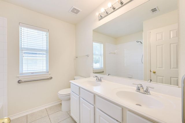 111 Arrowhead LN, Georgetown, TX 78628