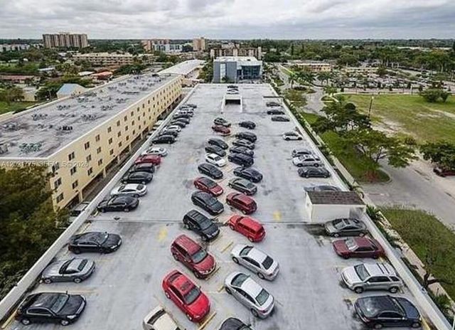 12550 Biscayne Blvd 220, North Miami, FL 33181