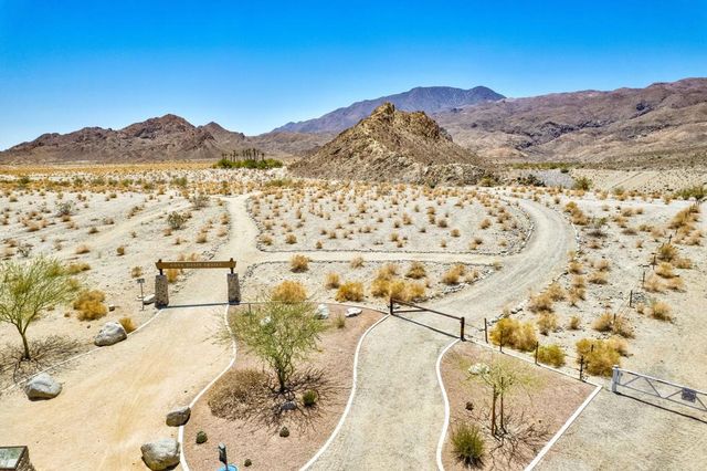 77265 Calle Sonora, La Quinta, CA 92253