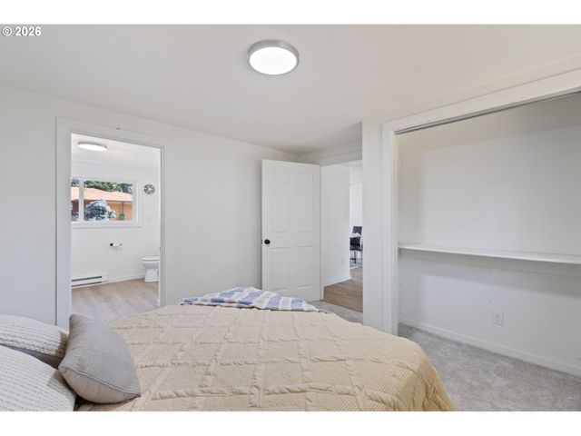 17912 Ne DAVIS St, Portland, OR 97230