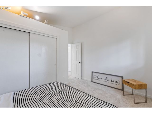 17912 Ne DAVIS St, Portland, OR 97230
