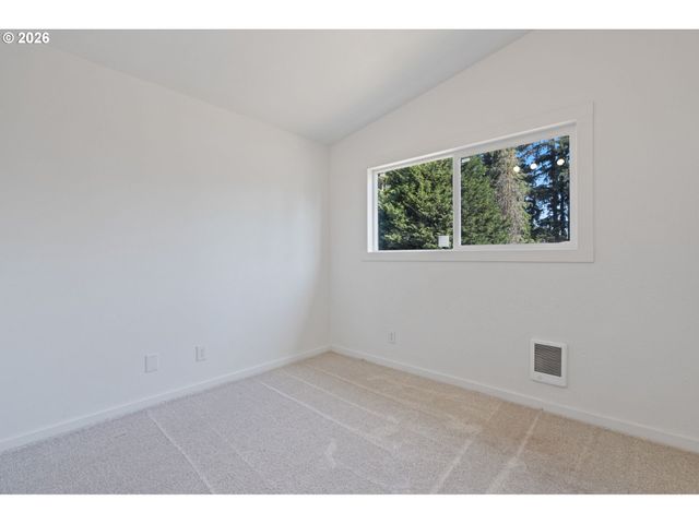 17912 Ne DAVIS St, Portland, OR 97230