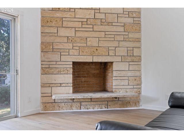 17912 Ne DAVIS St, Portland, OR 97230