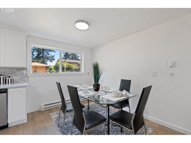 17912 Ne DAVIS St, Portland, OR 97230