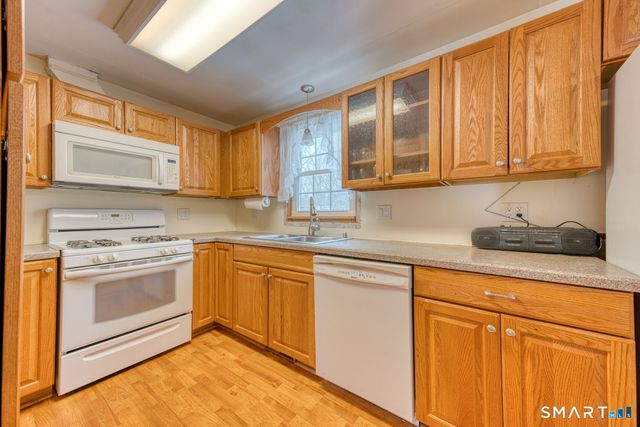 88 October Lane, Southington, CT 06479