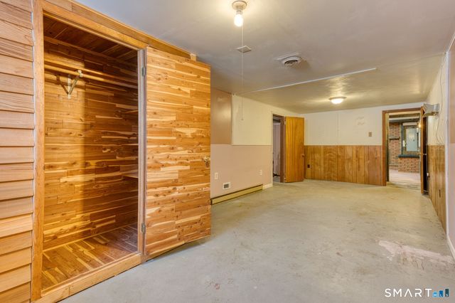 88 October Lane, Southington, CT 06479