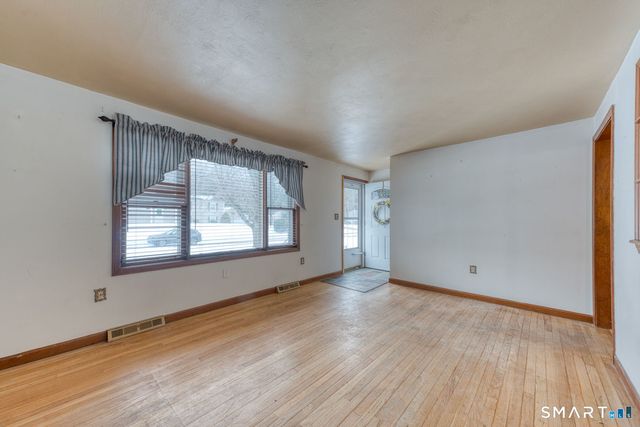 88 October Lane, Southington, CT 06479